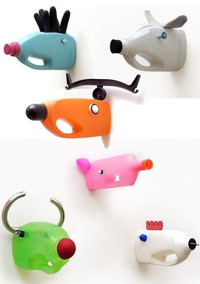 Funny, easy crafts that use discarded household items are some of my favorite things.  Make your own Faux Animal Head Taxidermy using detergent bottles, orange juice or milk jugs.  Kids get the biggest kick out of these!   Perfect for VBS or just a rainy day craft with the kids.